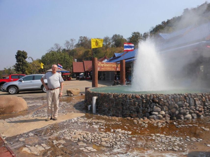 Chiang Mai: Long Neck Village & Chiang Rai’s Iconic Temples - Getting picked up in Chiang Mai: the part that runs the day