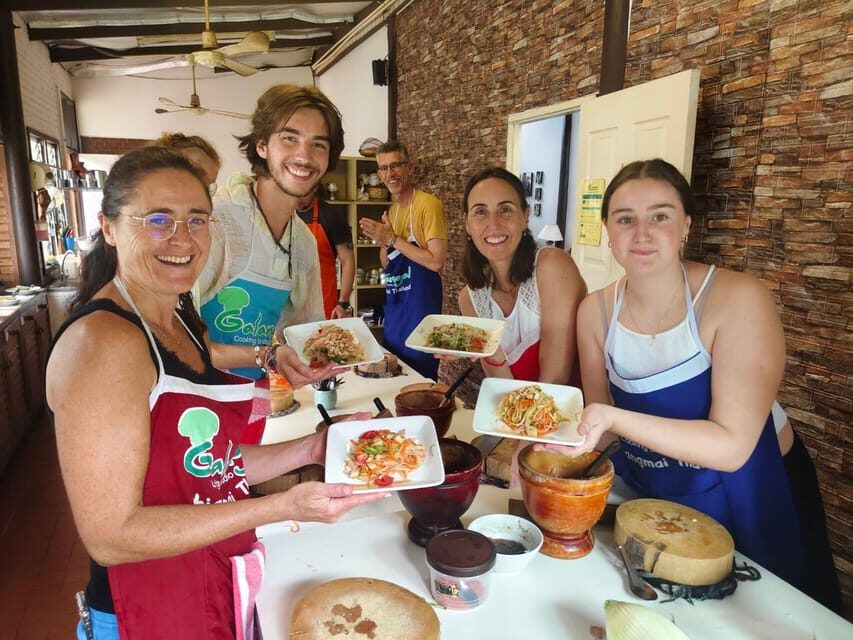 Chiang Mai: Morning Cooking Class with Market Visit - Morning pickup to a real Chiang Mai market