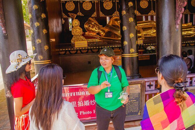 Chiang Mai Old City & Temples Guided Walking Tour - 3 Hrs - Small group pacing and comfort on a warm day