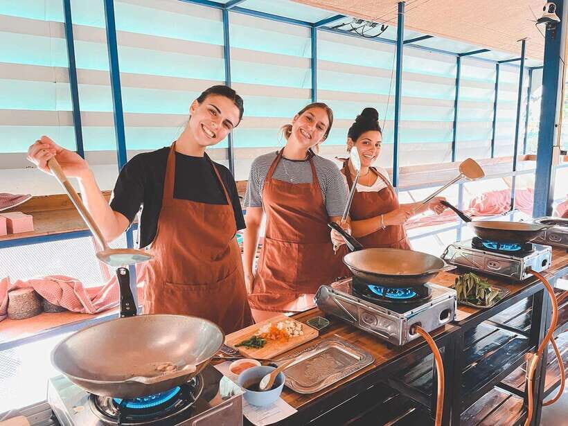 Chiang Mai Organic Thai Cooking Experience - Eating your Thai lunch on the farm: flavors you can taste immediately