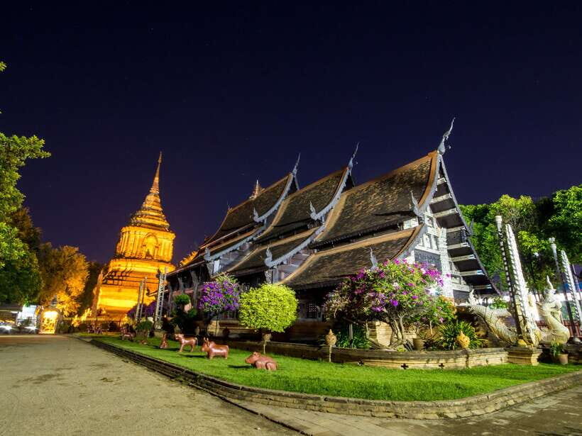 Chiang Mai: Private Historic Old City Bike Tour - Night - The Quiet Back-Lane Riding: What Makes It Feel Safe