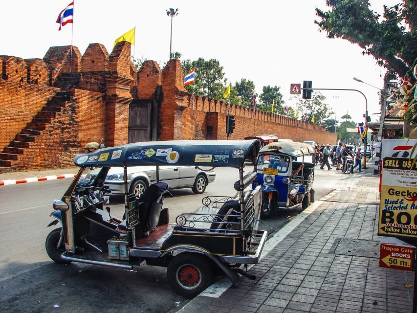 Chiang Mai: Private Tuk Tuk Tour of City Temples With Pickup - Tha Phae Gate: where the old city meets daily life