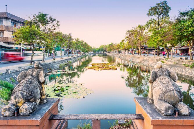 Chiang Mai Scavenger Hunt and Sights Self-Guided Tour - Stop 2: Wat Muang and the fun of answering on-site