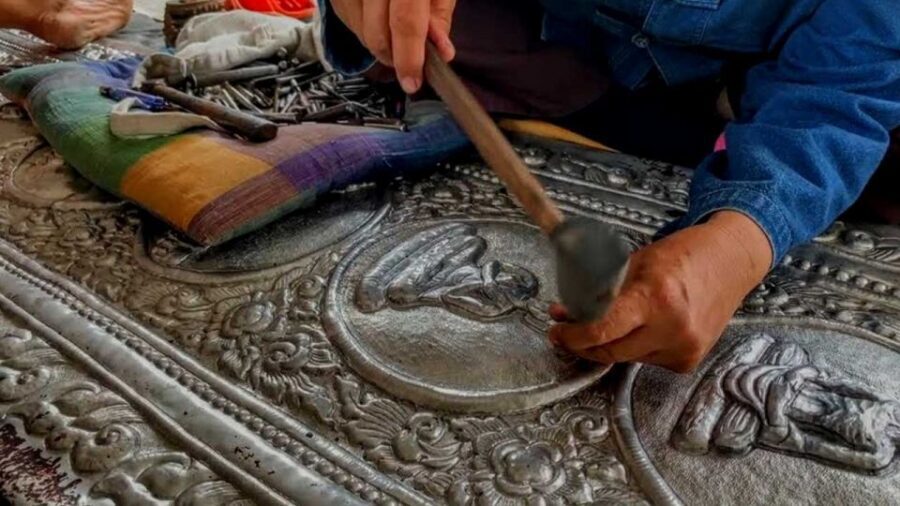 Chiang Mai: Silver Craftwork Temple Tour with Monk Meeting - How this tour feels in real life: culture, not just checkpoints