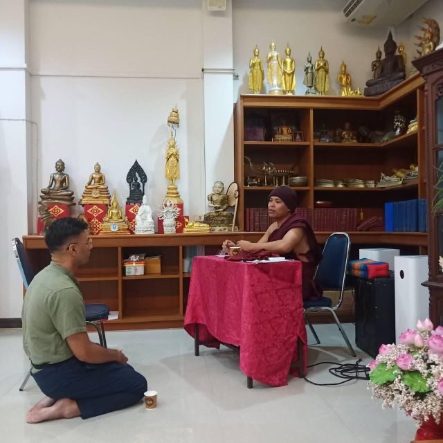 Chiang Mai: Silver Craftwork Temple Tour with Monk Meeting - What to wear, bring, and respect at the chapels