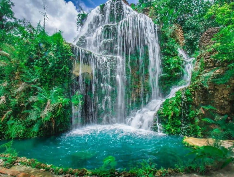 Chiang Mai: Sticky Waterfall & Angel Waterfall Park Day Tour - Sticky Waterfall (Bua Tong): the non-slip climb where you do the work