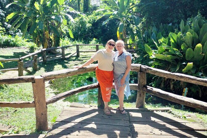 Chiang Mai Sticky Waterfall Dantewada and Banden Temple Tour - Lunch and downtime: included food keeps the day realistic