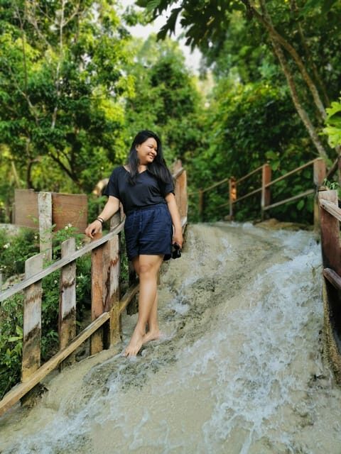 Chiang Mai: Sticky Waterfall scenic loop unseen lake &temple - Wat Phra That Jom Kitti: second temple viewpoint with big stupa energy
