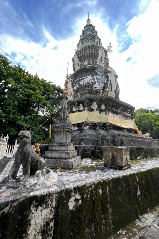 Chiang Mai: Temple & City Tour Part II - Guides really shape the experience: teaching, etiquette, and photos