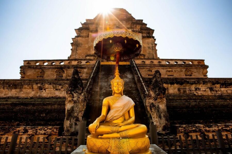 Chiang Mai: Temples and Street Food Night Tour by Tuk Tuk - Markets After Dark: Mueang Mai Market and Warorot Market for Real Food Time