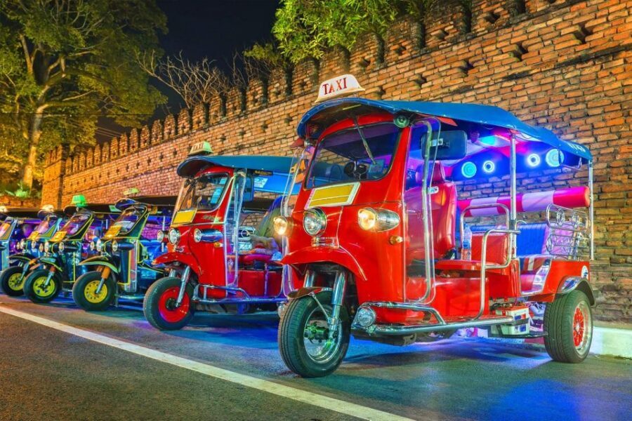 Chiang Mai: Temples and Street Food Night Tour by Tuk Tuk - Price and Value: Is $41 Worth It for a Night Like This?