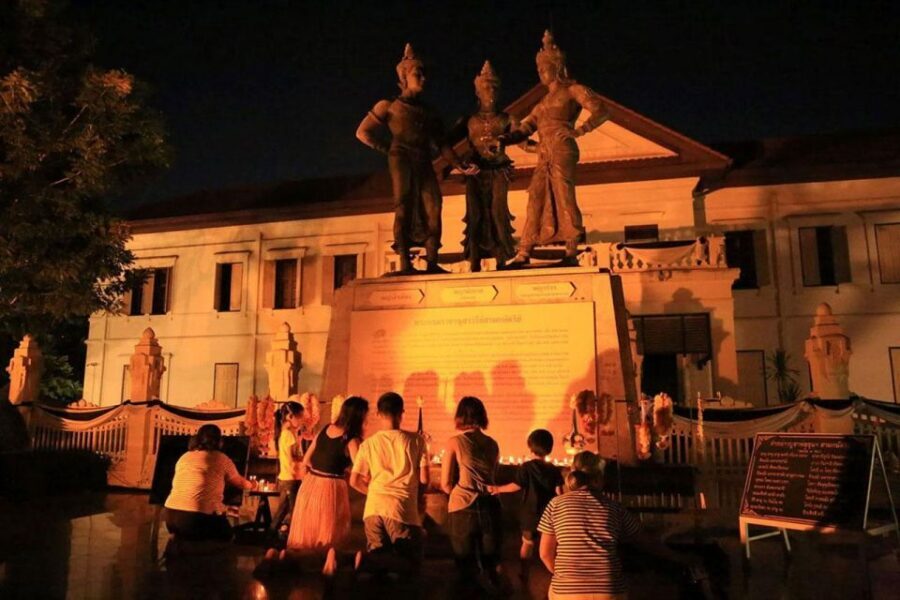 Chiang Mai: Temples and Street Food Night Tour by Tuk Tuk - What the Stops Add Up To: History Meets Dinner