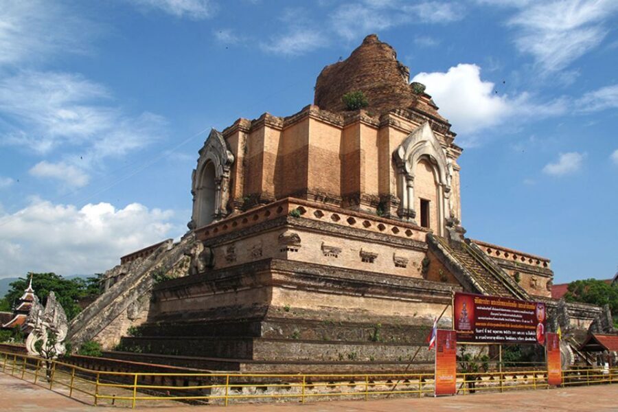 Chiang Mai: Temples & Culture Tour - Chiang Mai City Arts & Cultural Centre: Lanna artifacts with air-conditioning