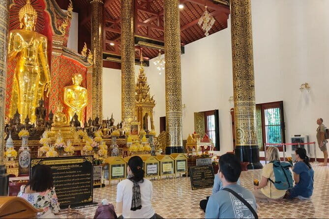 Chiang Mai Temples & Old City Hidden Gems Small Group Tour 2 Hrs - Three Kings Monument: The Story Behind Chiang Mai’s Founders