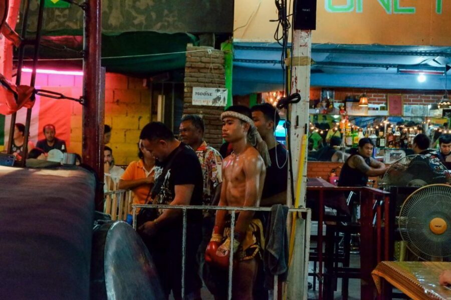 Chiang Mai: Thapae Boxing Stadium Muay Thai Match Ticket - Finding the stadium: meeting point and getting there without stress