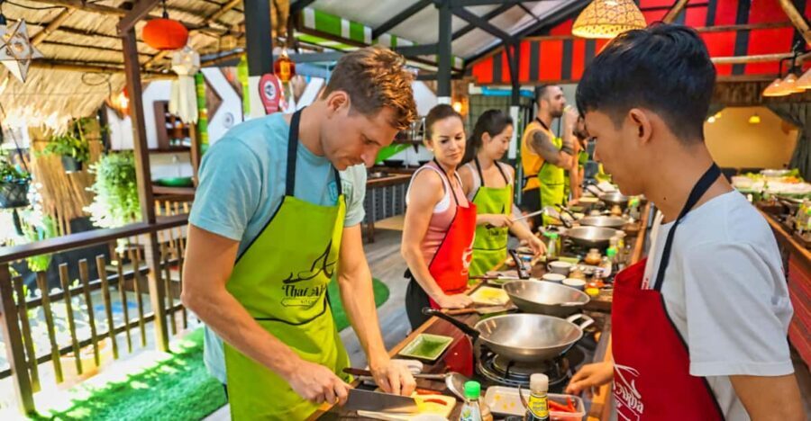 Chiang Mai: Traditional Thai-Akha Cooking Class& Market Tour - Why this Thai-Akha Kitchen class is built for value