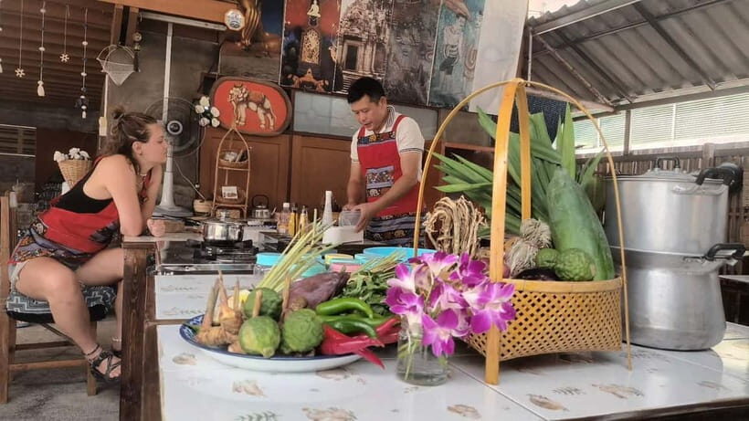 Chiang Mai: Traditional Thai Cooking Class with Market Tour - The Market Tour: Herbs, Spices, and Real-World Ingredient Choices