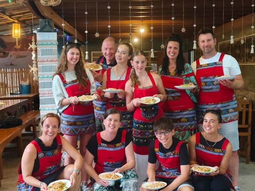 Chiang Mai: Traditional Thai Cooking Class with Market Tour - Eating What You Cook: Meal Size, Spice Level, and Satisfaction