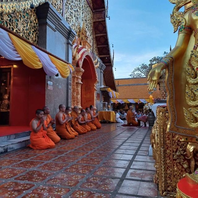 Chiang Mai: Wat Pha Lat & Wat Phra That Doi Suthep Tour - Wat Phra That Doi Suthep: 306 Steps, the Gold Pagoda, and City Views at Dusk