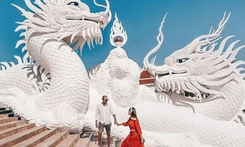 Chiang Mai: White Temple, Blue Temple, and Black House Tour - Lunch With a White Temple View: A Planned Break That Actually Helps
