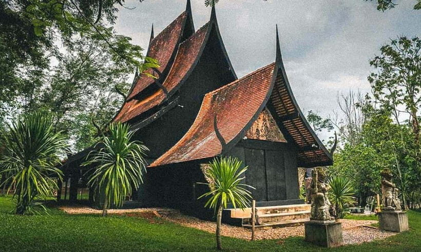 Chiang Mai: White Temple, Blue Temple, and Black House Tour - Getting There: Van Timing, Hotel Pickup, and a Real Small Group
