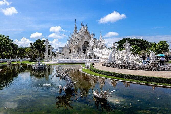 Chiang Rai Famed Temples and Golden Triangle Tour from Chiang Mai - Mae Khachan Hot Spring: a calm start with 30 minutes on the clock