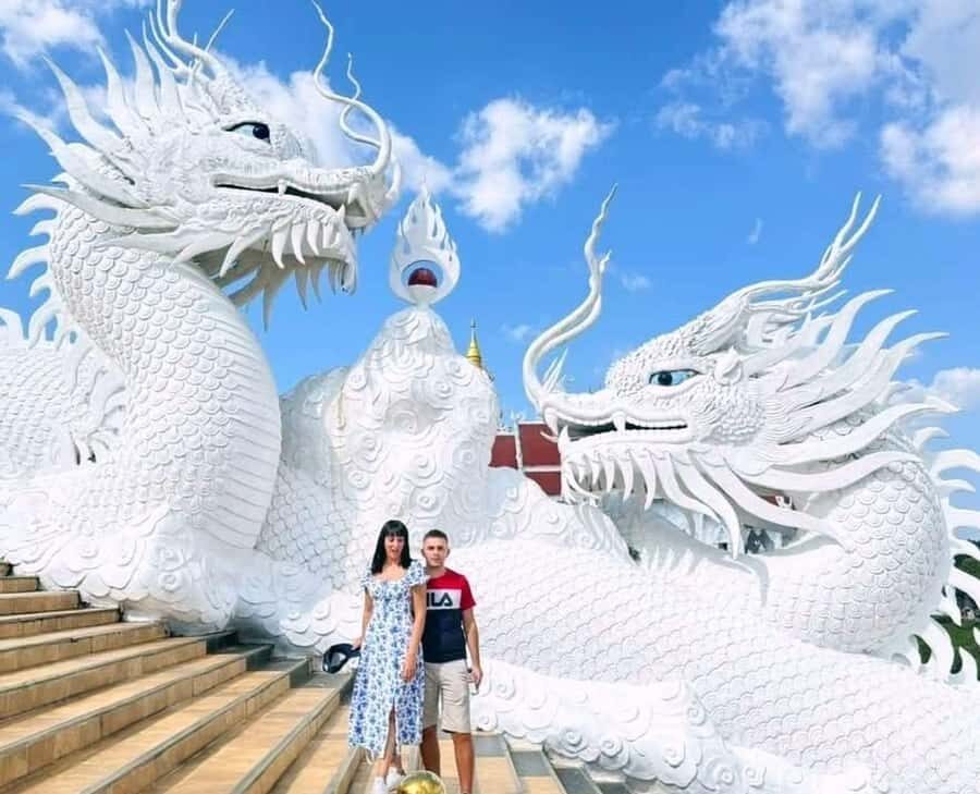 Chiang Rai IG Lalitta Cafe and White, Blue, Red Temples Tour - Lalitta Cafe: Why This Stop Is So Popular (and How to Use It Well)
