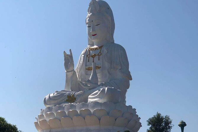 Chiang Rai Temples: Private Tour from Chiang Mai - Lunch that keeps the day on track, not stuck in it