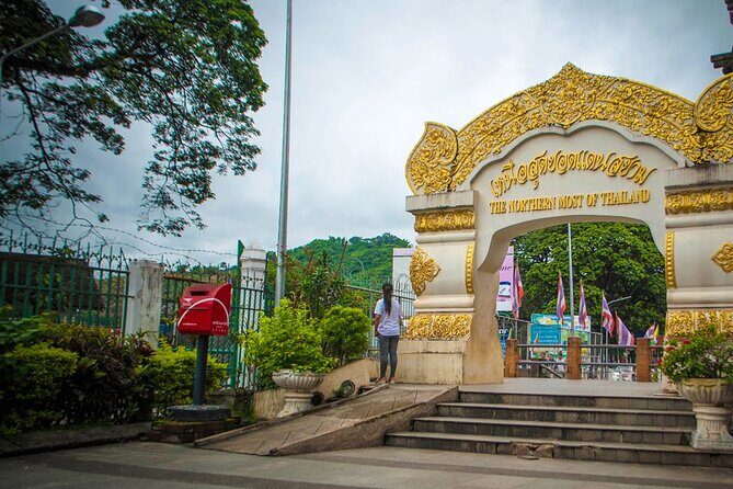 Chiang Rai Tour: Hot Spring,White Temple, Golden Triangle, Yao - A 7:00am Chiang Mai pickup that turns into a full-on Chiang Rai day