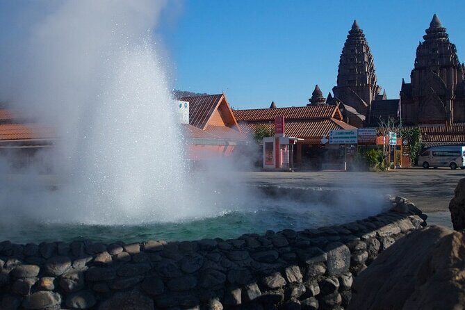 Chiang Rai Tour: Hot Spring,White Temple, Golden Triangle, Yao - The pace and the ride: what makes this tour feel personal