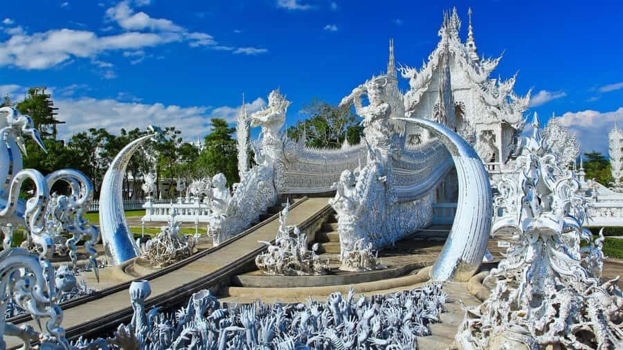 Chiang Rai White, Blue, Red 3 Temples Tour - Wat Huay Pla Kang (Red Temple): The 9-Floor Pagoda Finale