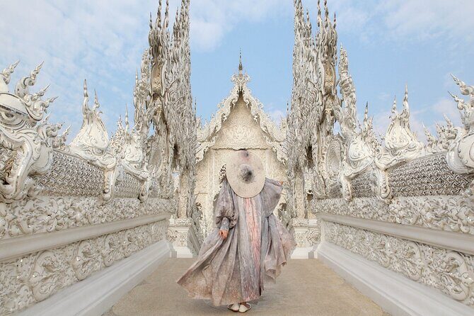 Chiang Rai White Temple, Blue Temple and more from Chiang Mai - Pickup, Small Groups, and Comfort on the Road