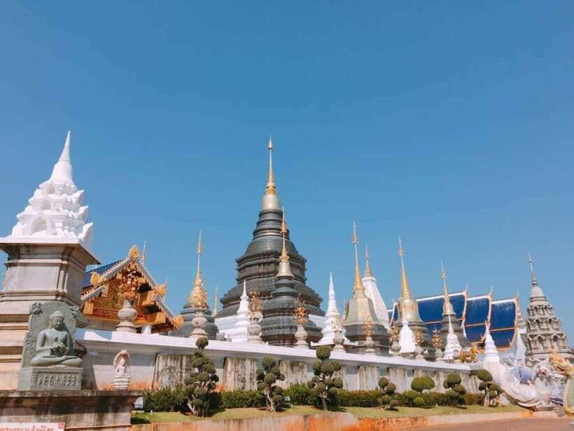 Chiangma: Wat ban den, Blue Temple & Sticky Waterfall. - What “small group up to 8” changes in real life