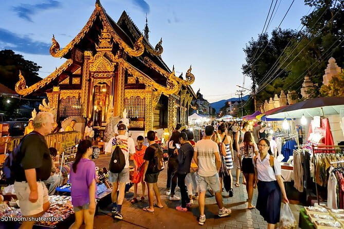 ChiangMai 1DayTour:Elephant Sanctuary,king&queen pagoda,waterfall - Lunch break: fuel before pagodas and waterfalls