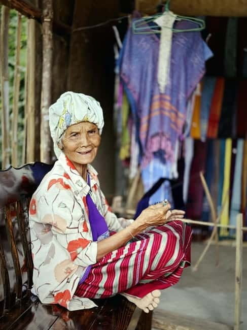 Chiangmai : Doi Inthanon unseen spot , Rice terrace & temple - Wachiratarn Waterfall and the Rainbow Odds