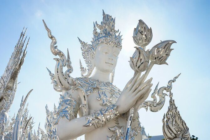 Chiangmai to White Temple, Blue Temple & Black museum - Price and value: what $58.43 gets you