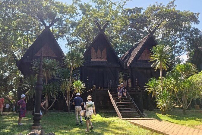 Chiangrai One Day Private Customized Tour from ChiangMai - Longneck Karen Village: cultural stop with a big entrance fee