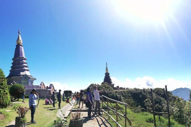 Doi Inthanon Day Trip:Twin Pagodas,Soft Hiking,Coffee Plantation - Getting There from Chiang Mai Old Town: Comfort and Timing