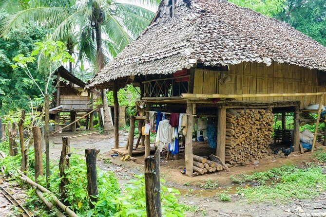 Doi Inthanon Discovery Tour: Waterfalls, Villages & Highest Peak - Royal Twins Pagodas on the Inthanon summit: what to see