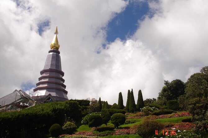 Doi Inthanon National park and 2 hours hiking with private tour - Lunch: built in, and timed so you don’t crash