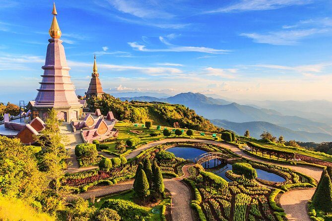 Doi Inthanon National Park with Nature Trail Trekking 1-Day Tour - Stop 1: Wachirathan Falls, the scenic opener