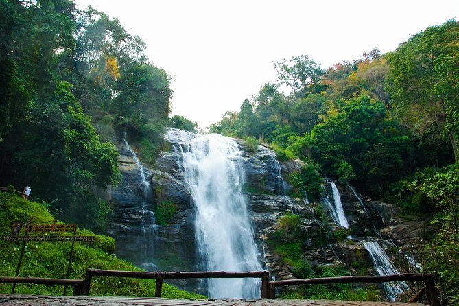 Doi Inthanon National Park with Nature Trail Trekking 1-Day Tour - Stop 4: Hmong market in Doi Inthanon National Park