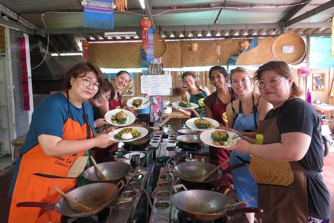 Evening Thai cooking class - Aromdii Cookery School: The Cooking Flow (Stir-Fried to Curry Paste)
