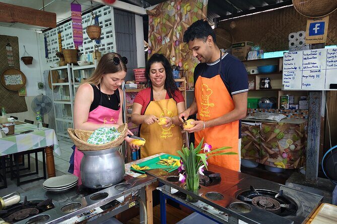 Evening Thai cooking class - No Aircon, Only Fans: How to Stay Comfortable and Focused