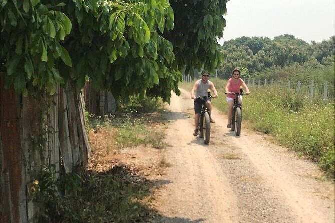 Full-day E-bike Countryside and Nam Phrae (flat-hilly, GUIDED) - Gear and Comfort: Gloves, Helmet, and Fit