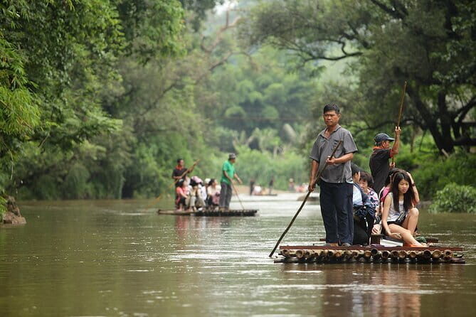 Full Day Elephant Bathing and Bamboo Rafting Tour in Chiang Mai - The day on the clock: what 7–8 hours feels like