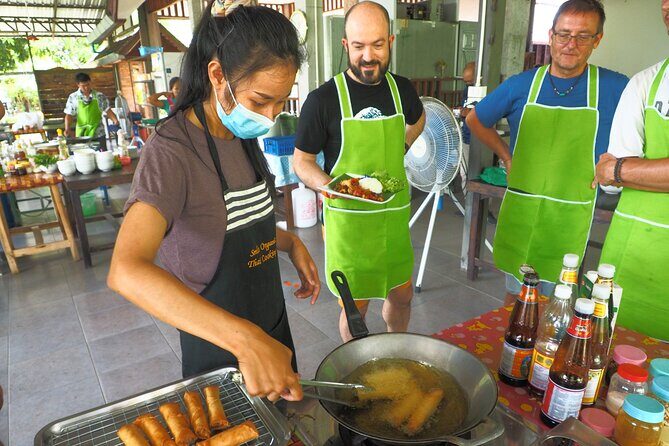 Full Day Thai Cooking at Farm (Chiang Mai) - Organic garden lessons: herbs and vegetables you can actually name