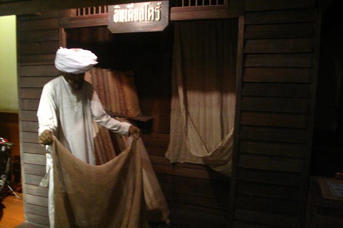 Half Day Chiang Mai City Temples & Museum Tour - Group or Private - Chiang Mai City Arts & Cultural Centre: the museum that makes the temples click