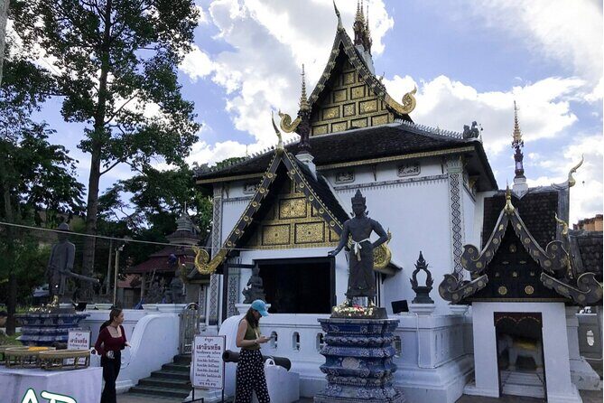 Half day Doi Suthep Temple and city temples (Private tour) - Small Practical Tips for Temple Visits in This Short Schedule