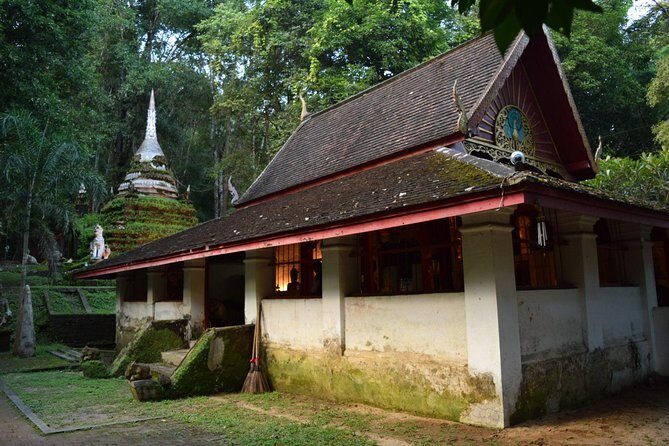 Half Day Doi Suthep Temple and Palad Temple (Private tour) - Your half-day private tour setup in Chiang Mai